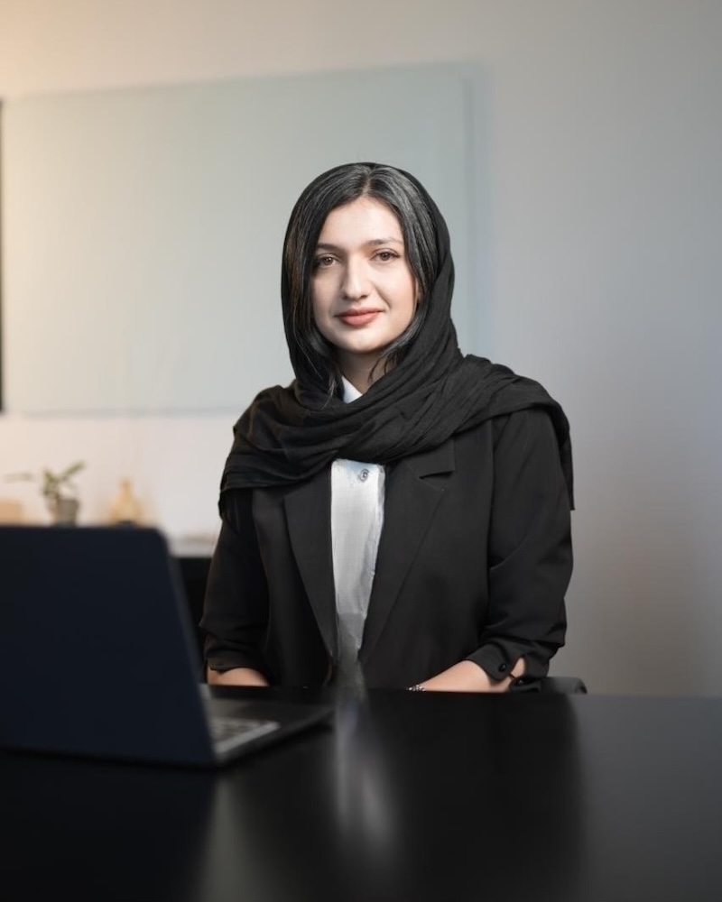 نیایش لندی، شریک و بنیان‌گذار شرکت مشاوره مدیریت هارمونیک